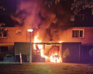 🚒 #woningbrand Bristolroodstraat Zaandam #kring1 #8031 #brandweerzaandam #zaandam #vrzw #brandweerkazerne  #brandweernederland #brandweer #firebrigade #straz #Firedept #firefighter #fireman #feuerwehr #feuerwehrmann #bomberos #pompiers #brandweervrouw #femalefirefighter #feuerwehrfrau